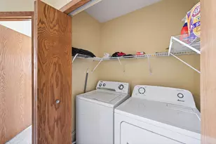 1351 Magnolia Ave E, Saint Paul, MN 55106 - Photo 9
