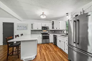 810 Hillcrest Dr, Montgomery, MN 56069 - Photo 7