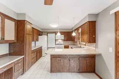 9125 40 1/2 Avenue N, New Hope, MN 55427 - Photo 7