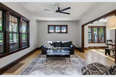 512 Jefferson Street, Eau Claire, WI 54701 - Photo 7