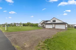 48063 Autumn Ct, Stanchfield, MN 55080 - Photo 3