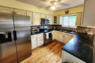 1608 W King St, Winona, MN 55987 - Photo 7