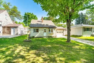 722 Spruce St, Fergus Falls, MN 56537 - Photo 3