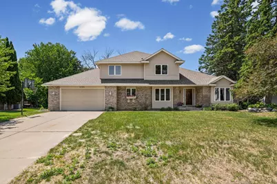 5705 Lois Lane, Shoreview, MN 55126 - Photo 3