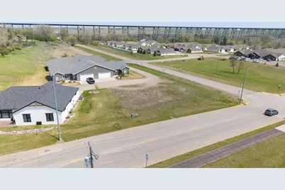 460 12 1/2 Street NE, Valley City, ND 58072 - Photo 3