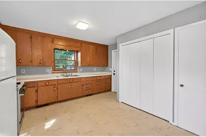 834 Iroquois Avenue, Saint Paul, MN 55119 - Photo 11