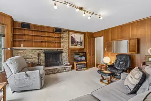 1605 Edgcumbe Rd, Saint Paul, MN 55116 - Photo 11