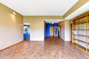 198 6th St E, Saint Paul, MN 55101 - Photo 5