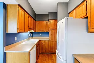 198 6th St E, Saint Paul, MN 55101 - Photo 11