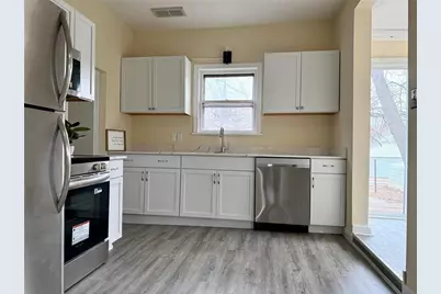 869 Lawson Avenue E, Saint Paul, MN 55106 - Photo 13