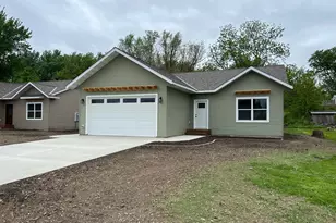 820 Spark Ave, Albert Lea, MN 56007 - Photo 5