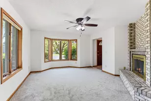 2133 Trumble Ct, Chaska, MN 55318 - Photo 3