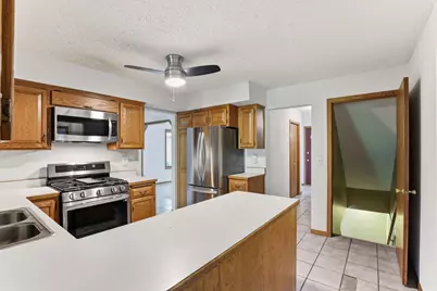 2133 Trumble Court, Chaska, MN 55318 - Photo 9