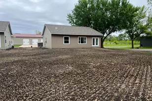 828 Spark Ave, Albert Lea, MN 56007 - Photo 7