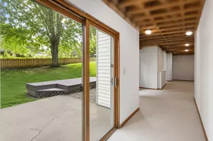 2112 Parkwood Hills Dr NE, Rochester, MN 55906 - Photo 35