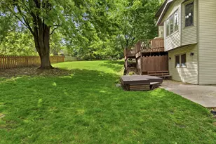 2112 Parkwood Hills Dr NE, Rochester, MN 55906 - Photo 45
