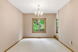 2112 Parkwood Hills Dr NE, Rochester, MN 55906 - Photo 11