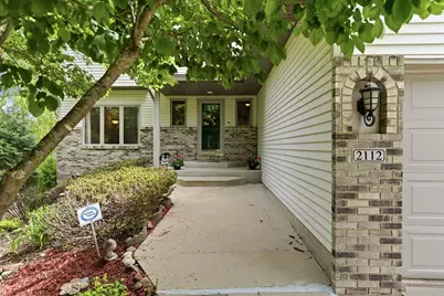 2112 Parkwood Hills Drive NE, Rochester, MN 55906 - Photo 3