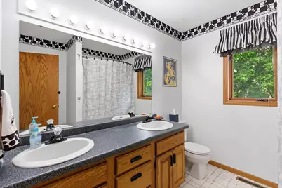 2112 Parkwood Hills Drive NE, Rochester, MN 55906 - Photo 21