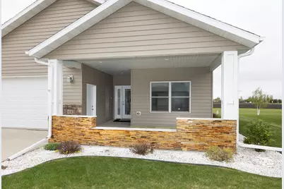 647 43 1/2 Avenue S, Moorhead, MN 56560 - Photo 5