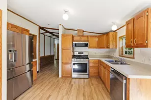 426 Railroad Ave, Ellsworth, WI 54011 - Photo 7