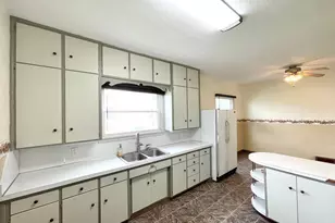 109 White St N, Comfrey, MN 56019 - Photo 5