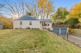 2579 Cypress St, Maplewood, MN 55109 - Photo 3