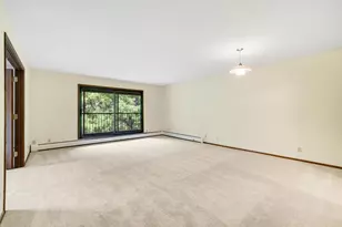 10441 Greenbrier Rd, Minnetonka, MN 55305 - Photo 5
