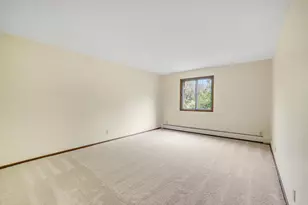 10441 Greenbrier Rd, Minnetonka, MN 55305 - Photo 9