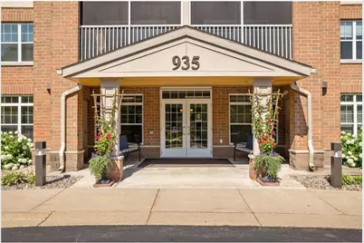935 Ferndale Street N #317, Maplewood, MN 55119 - Photo 1