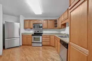 935 Ferndale St N, Maplewood, MN 55119 - Photo 3