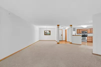 935 Ferndale Street N #317, Maplewood, MN 55119 - Photo 5