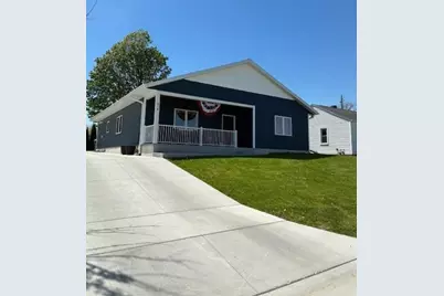 916 E Main Street, Caledonia, MN 55921 - Photo 1