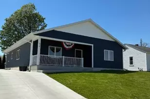 916 E Main St, Caledonia, MN 55921 - Photo 1