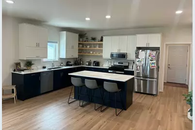 916 E Main Street, Caledonia, MN 55921 - Photo 5