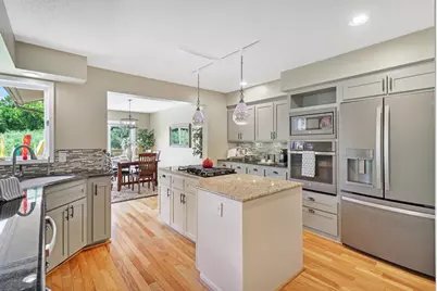8141 Maplewood Terrace, Chanhassen, MN 55317 - Photo 5