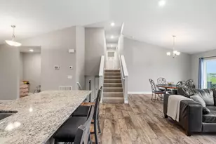 1989 Attenborough St, Shakopee, MN 55379 - Photo 13