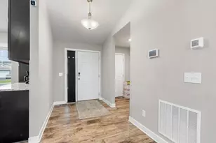 1989 Attenborough St, Shakopee, MN 55379 - Photo 3