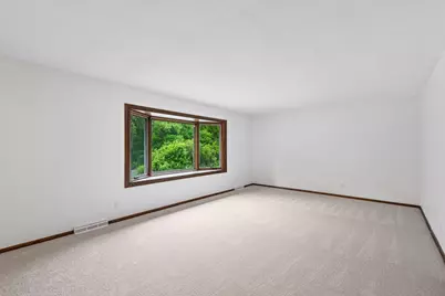 2460 Kewanee Way, Golden Valley, MN 55422 - Photo 11