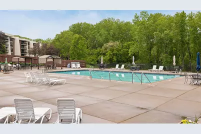 2485 Londin Lane E #323, Maplewood, MN 55119 - Photo 29