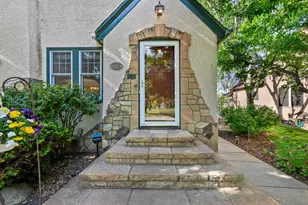 2708 Victory Memorial Dr, Minneapolis, MN 55412 - Photo 5