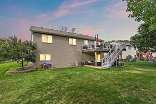 2891 Meadow Brook Dr, Woodbury, MN 55125 - Photo 3