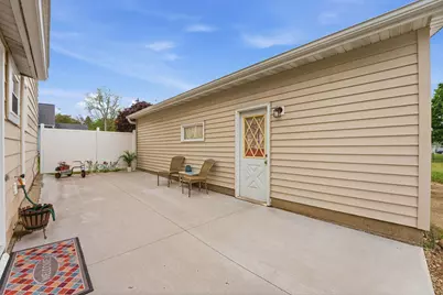 278 Chestnut Street NE, Mazeppa, MN 55956 - Photo 5