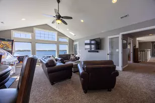 298 Shorewood Dr, Detroit Lakes, MN 56501 - Photo 53