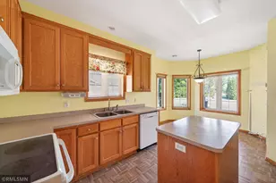 6801 24th St N, Oakdale, MN 55128 - Photo 7