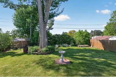 2144 Geranium Avenue E, Saint Paul, MN 55119 - Photo 27