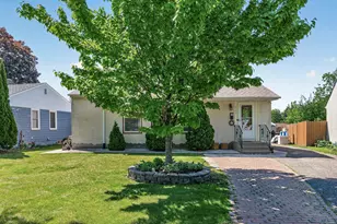 2144 Geranium Ave E, Saint Paul, MN 55119 - Photo 3