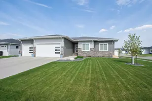 5674 43rd St S, Fargo, ND 58104 - Photo 39