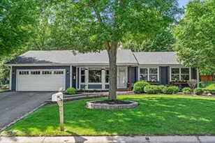 17469 Lorence Way, Eden Prairie, MN 55346 - Photo 3