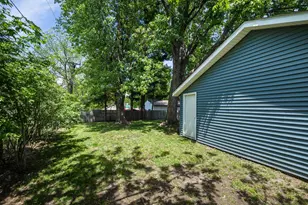 616 Esther Ln, Woodbury, MN 55125 - Photo 11